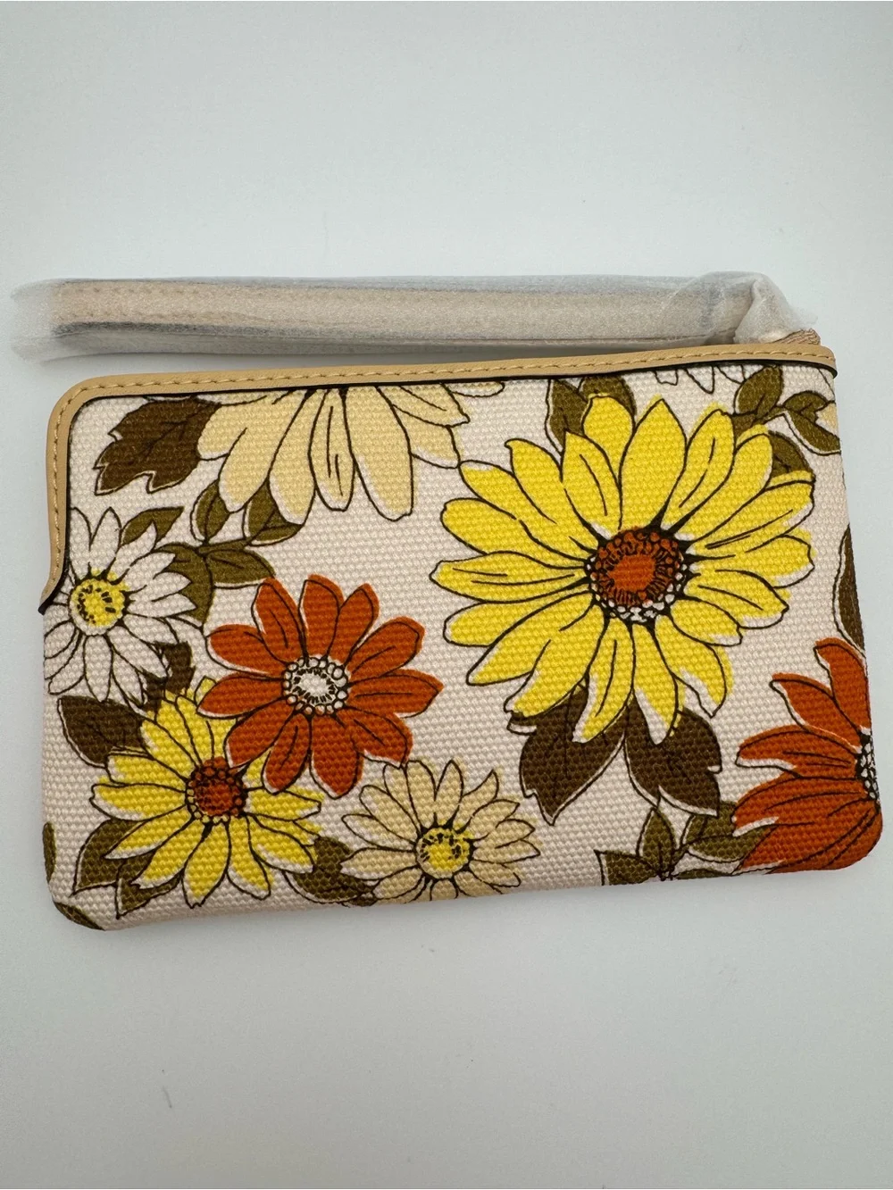 Coach CEF83 Vanilla Sunflower Floral Corner Zip Wristlet Canvas Leather Bag NWT